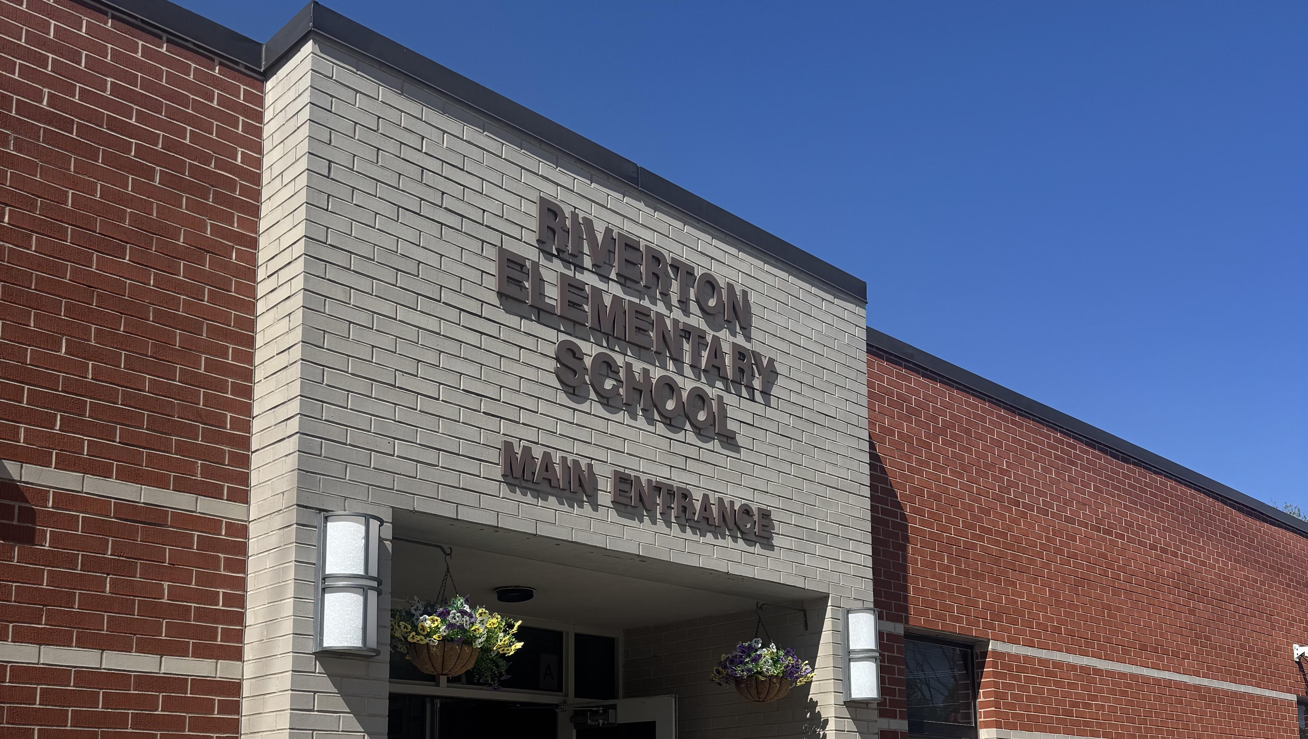 riverton elementary school sign