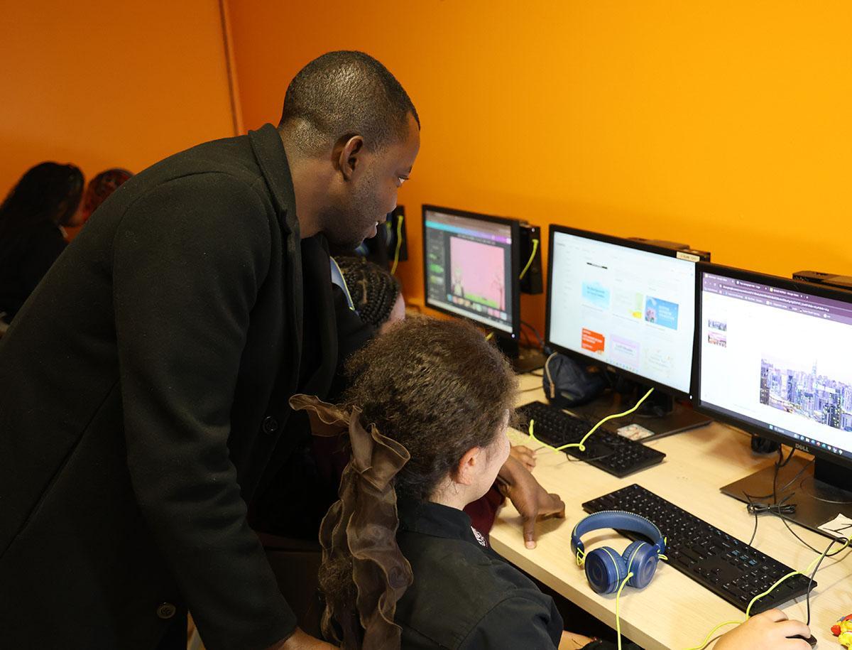 HSA Cincinnati students using computers in the classroom