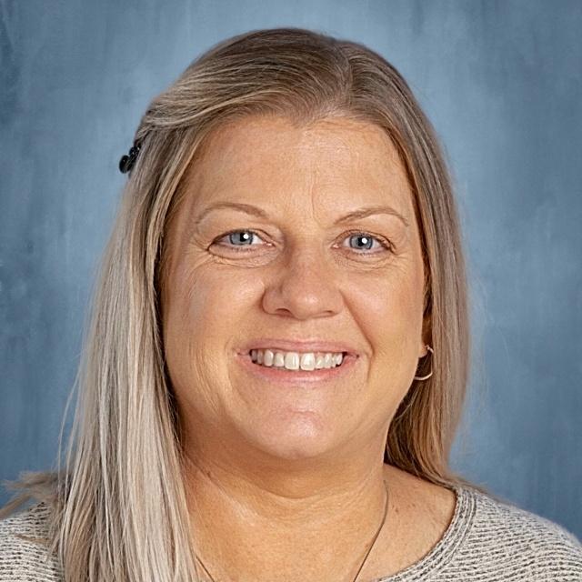 Dee DeeWallace's Profile Photo