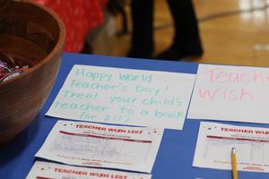 PYSchBookFair_10-7_07.JPG