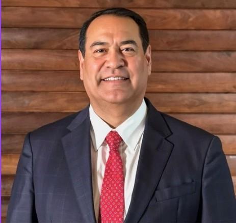 Dr. Roland Hernandez