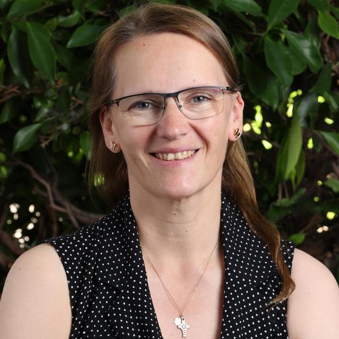 StefanieWawro's Profile Photo