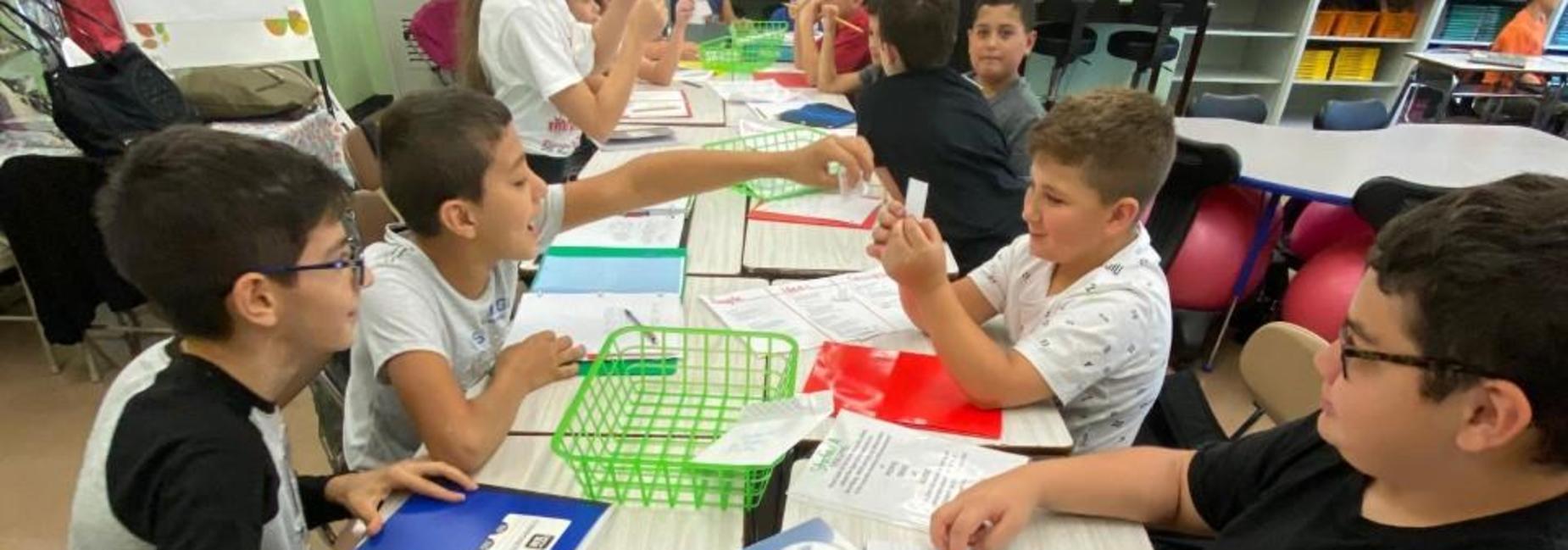 students collaboratively learning