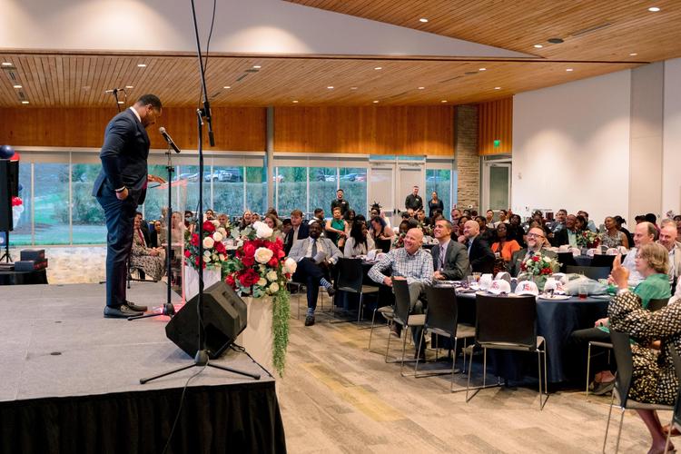 Tamarques Porter Speaking At Memphis School of Excellence