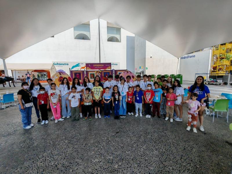 Alumnos de CEAM participan en jornada de voluntariado junto a la Fundación Doctor Sonrisas