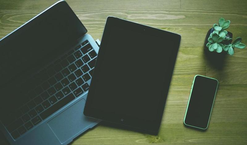 image o chromebook and iPad