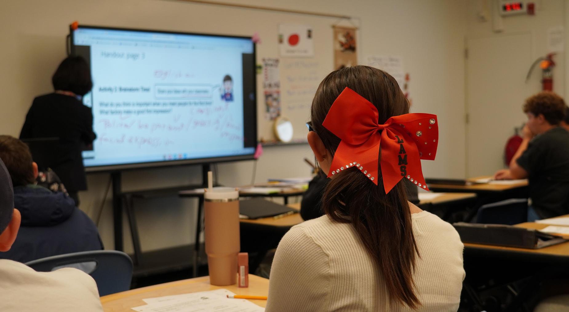 Student participating in Japanese class at Los Arboles Middle School (September 18, 2025)