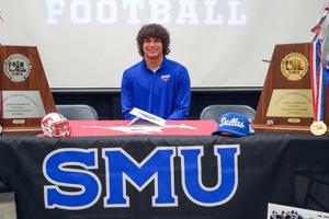 Hudson Woods signing SVHS