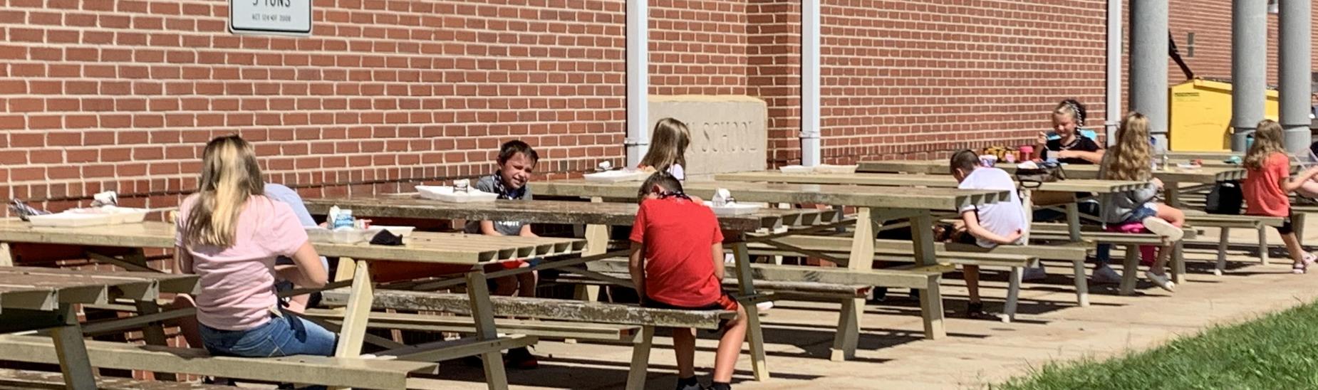 MES Students Enjoying an Outdoor Lunch