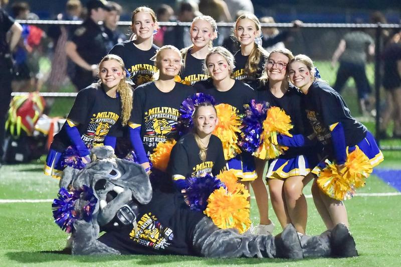 cheerleaders with bulldog mascot
