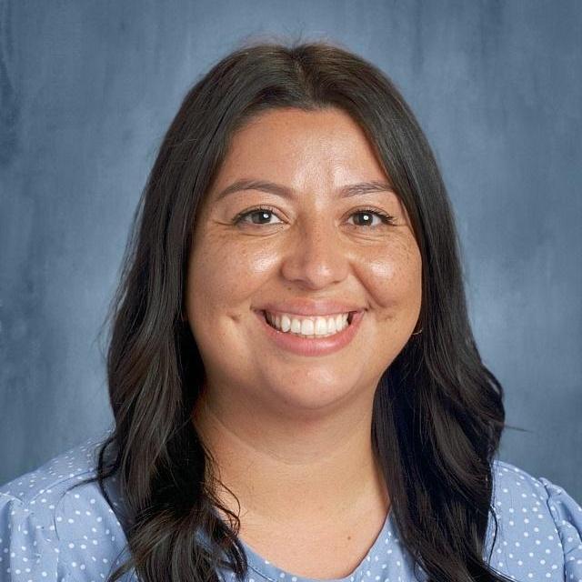 LuciaLopez-Robledo's Profile Photo