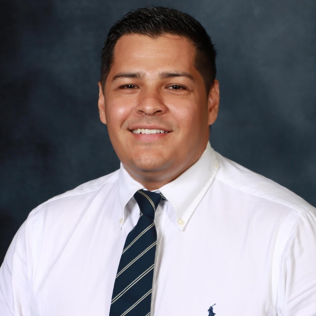 RolandoLarios's Profile Photo
