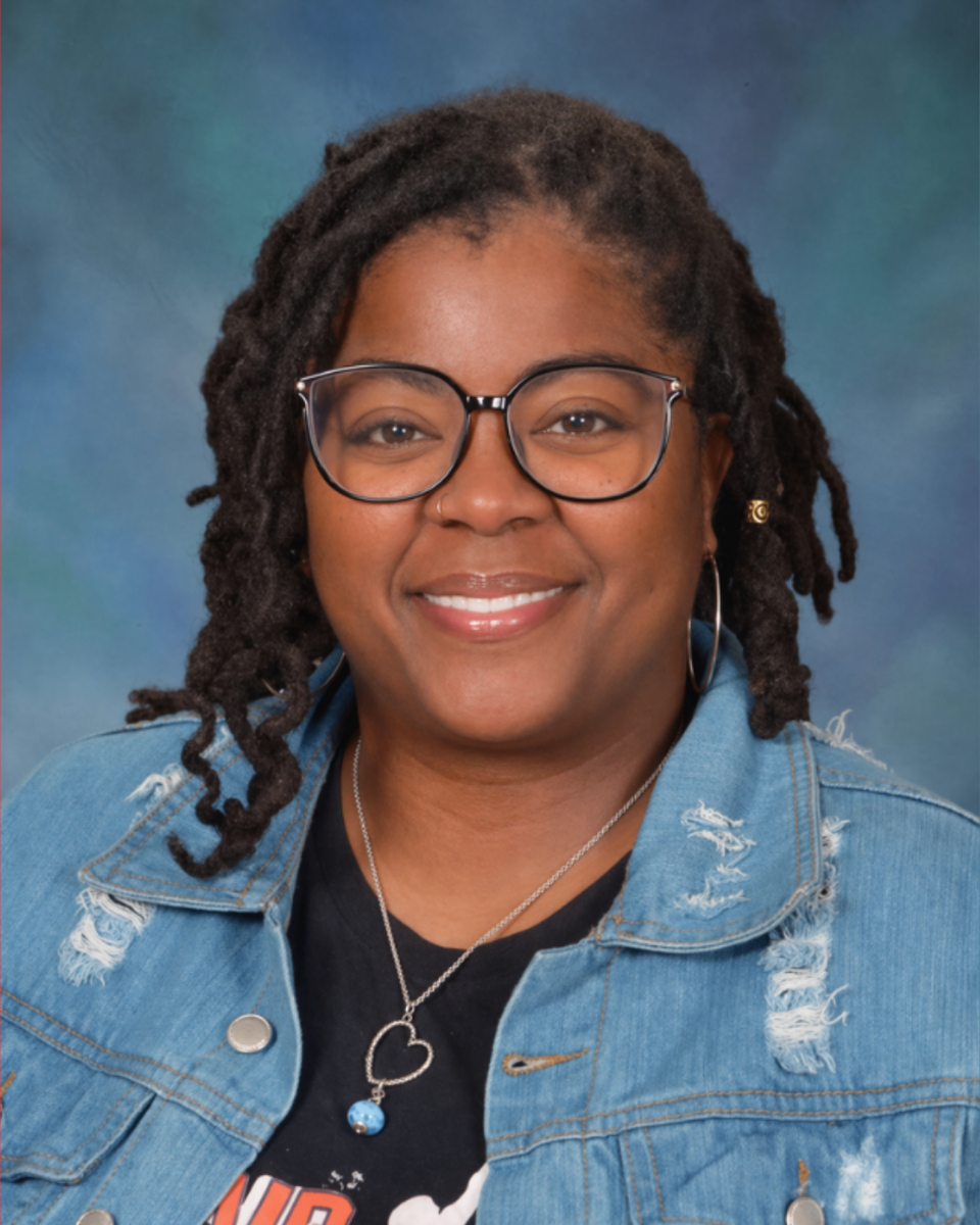 Headshot of Elizabeth Mason from Marshall ISD