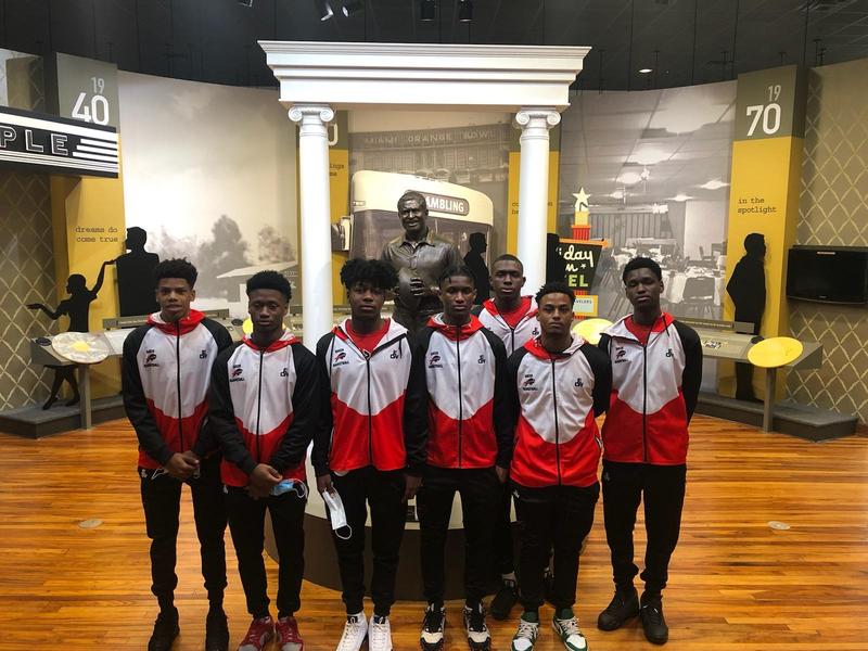 Baker High Basketball Team Visits Eddie Robinson Museum!