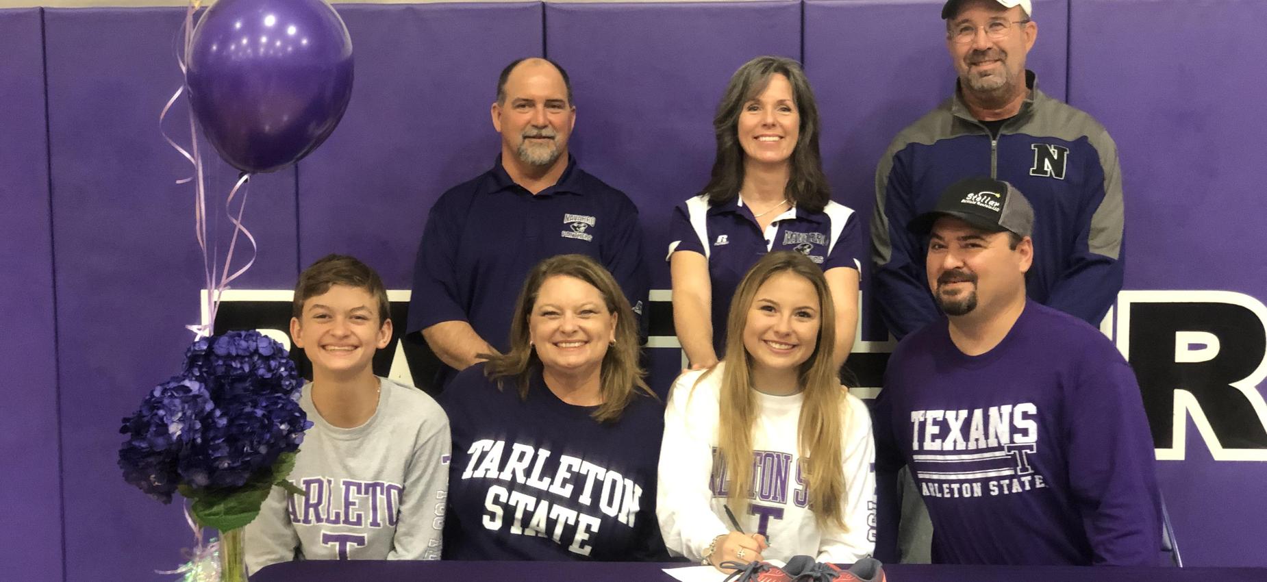 Student signing college intent