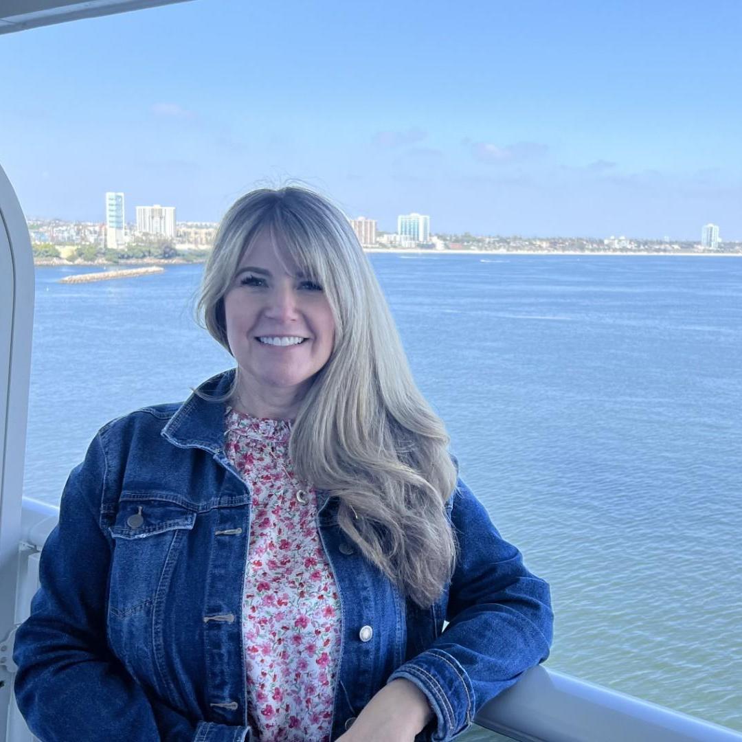 JulieYoung's Profile Photo