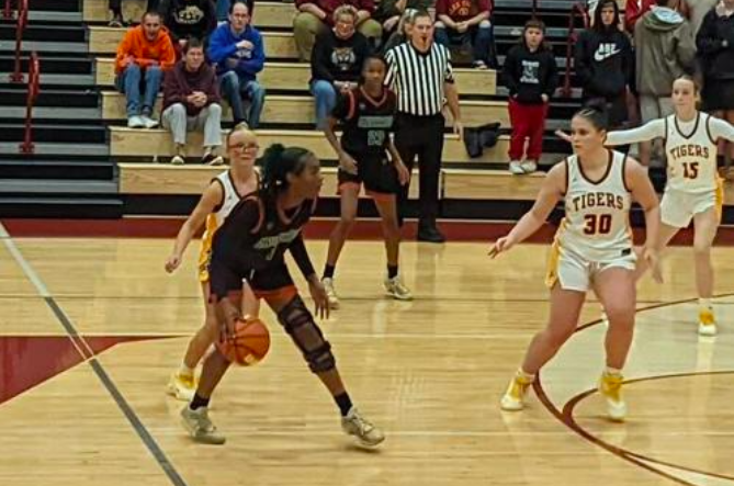 Anderson knocks off Alexandria as Scott continues her return