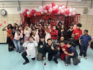 6th graders group picture