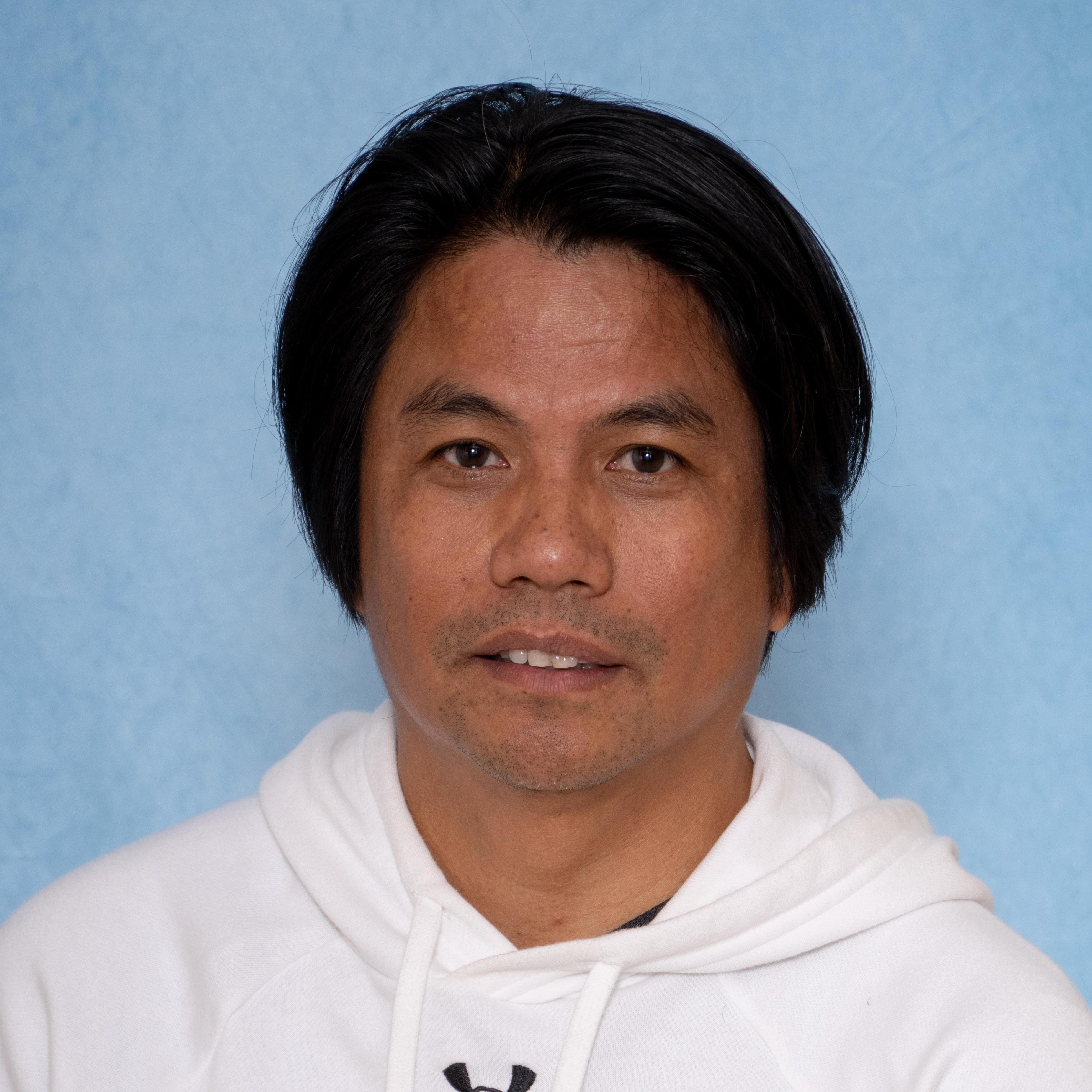 R.Manglicmot's Profile Photo