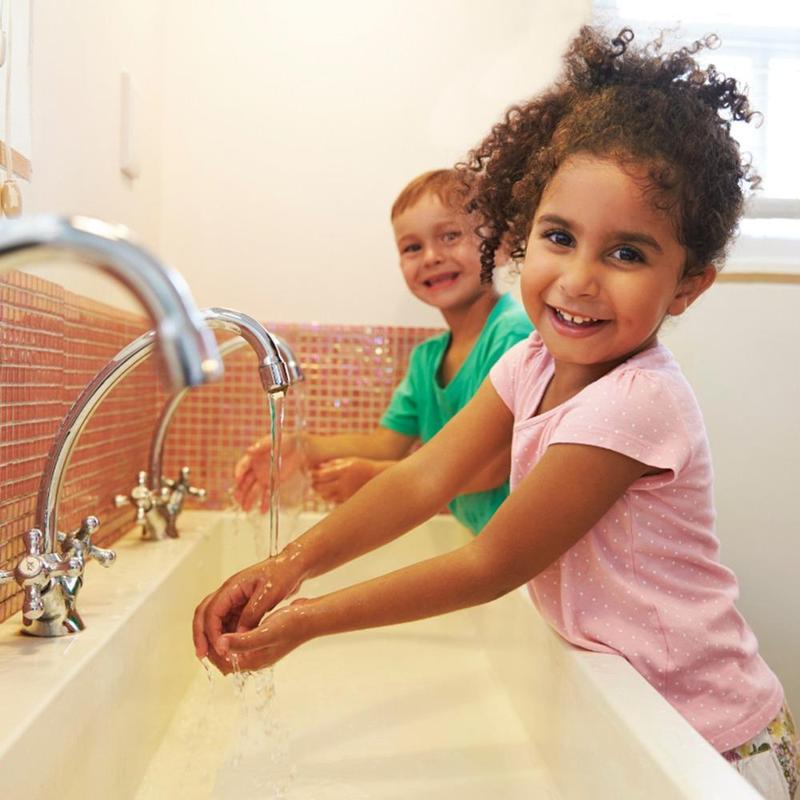 children washing hands