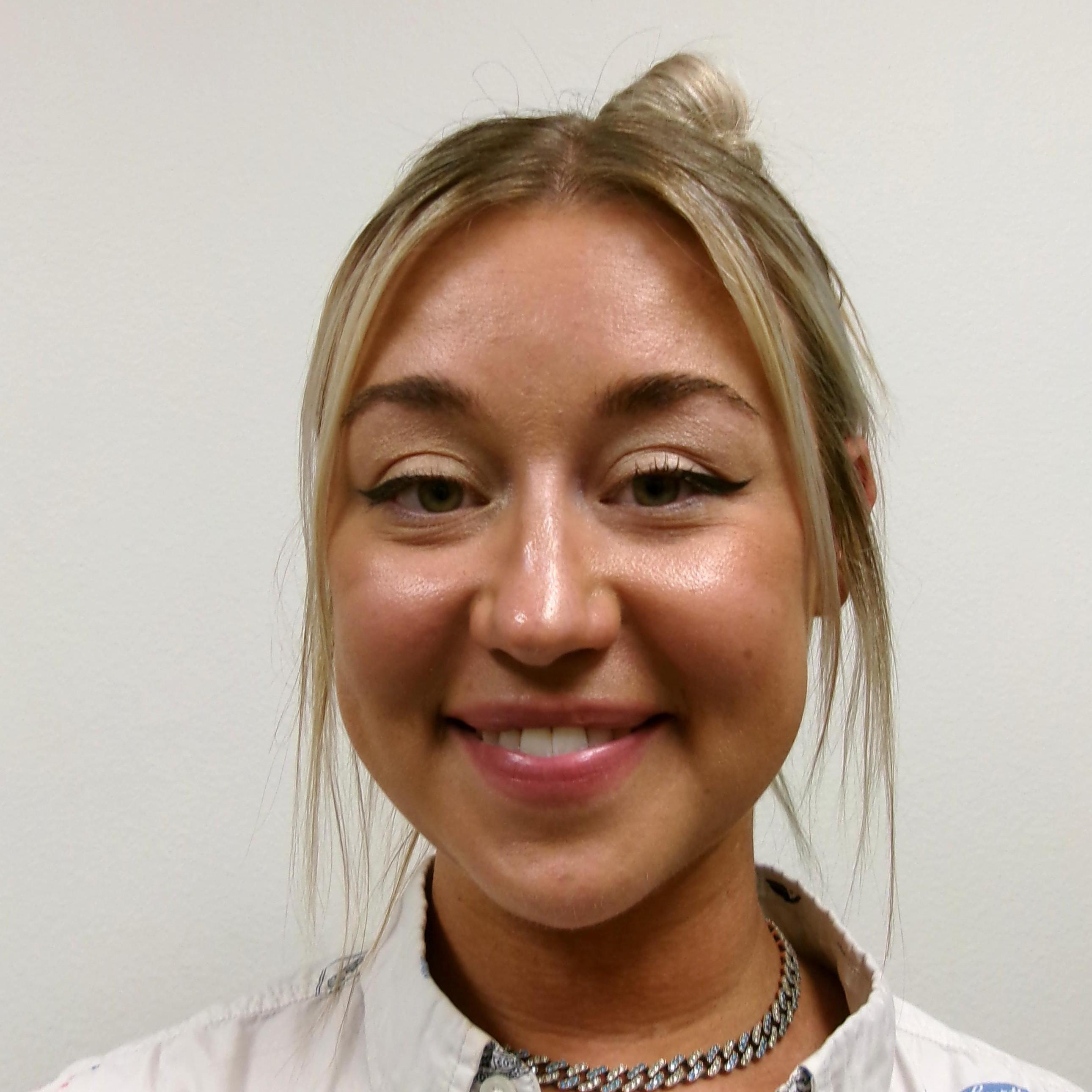 EleanorDanisch's Profile Photo