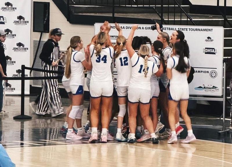 South Prairie-Max Varsity Girls Basketball Team