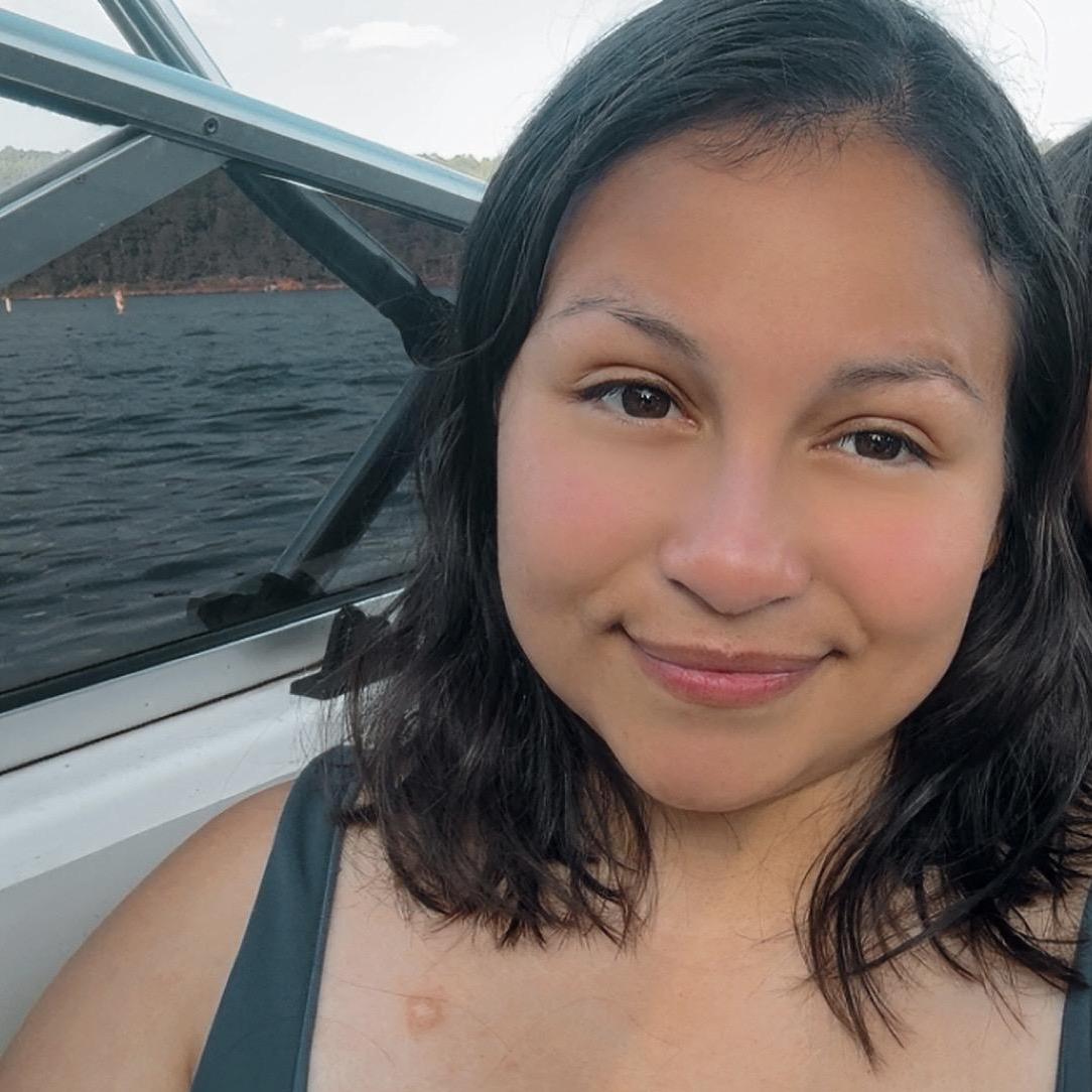 AlbaRamirez's Profile Photo