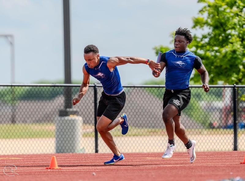 Roos Shine at District Track Meet, Advance to Area