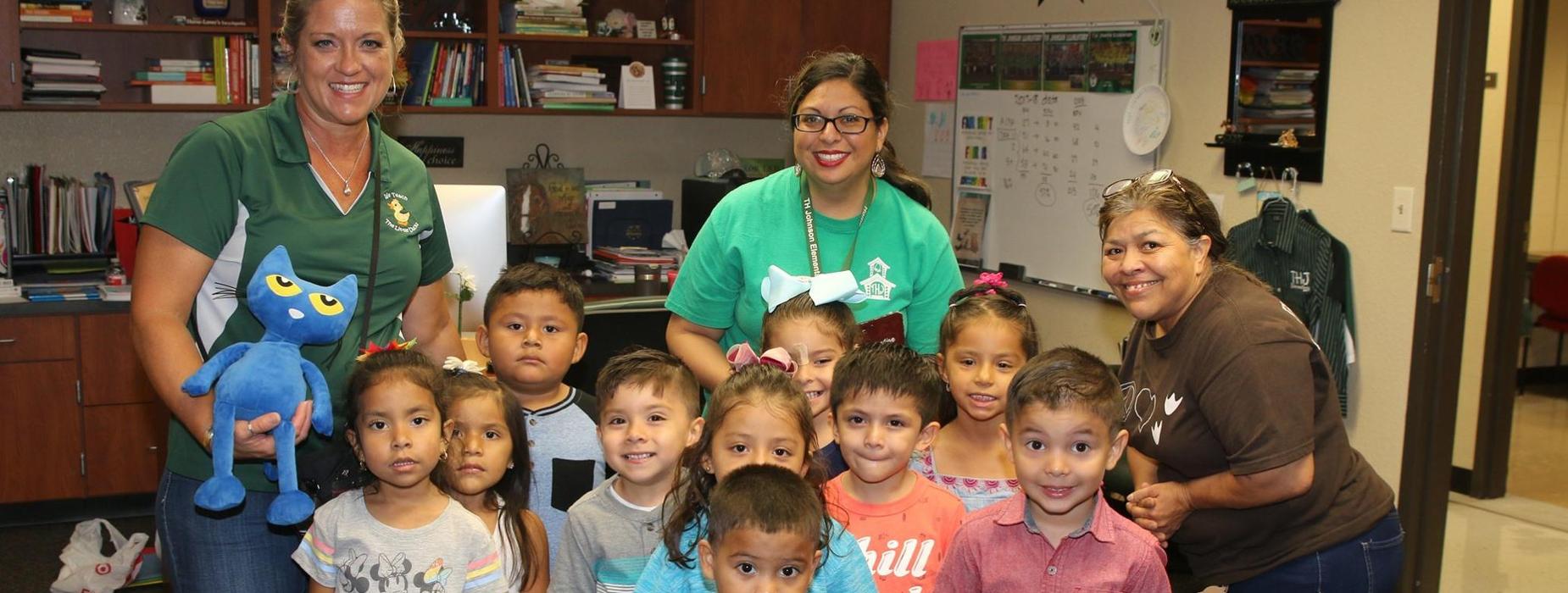 Pete the cat hunt in PreK
