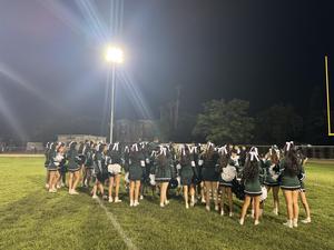 Cheer leaders cheer