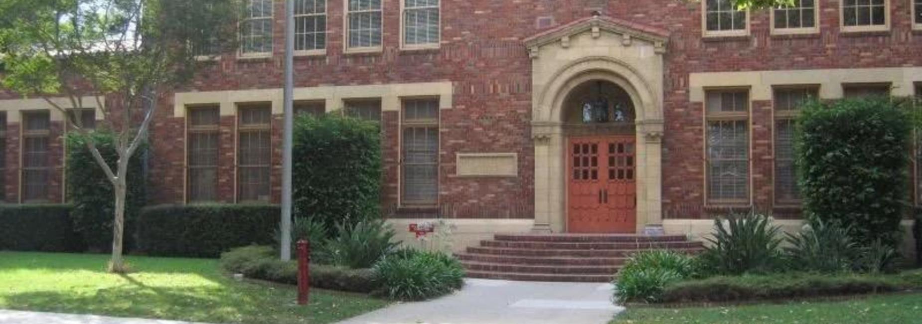Dorris Place Elementary School exterior