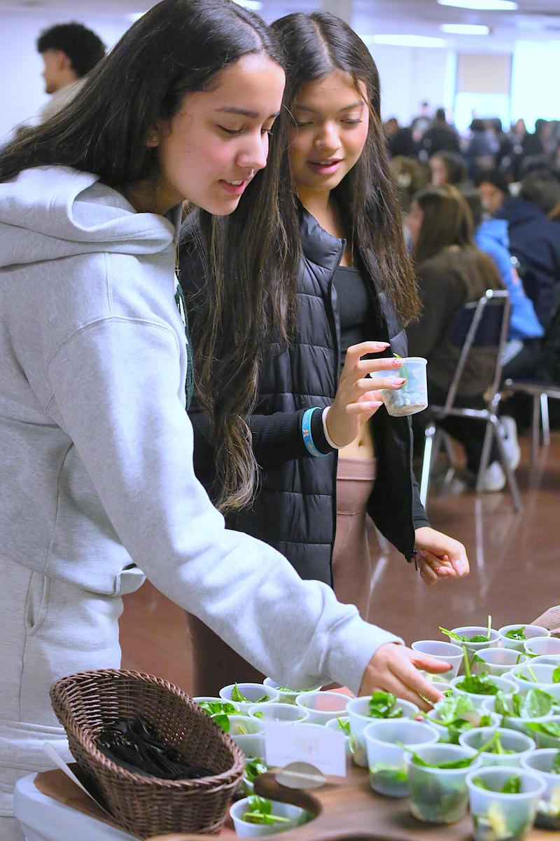 Chartwells’  “Seed to Table” Discovery Kitchen a success