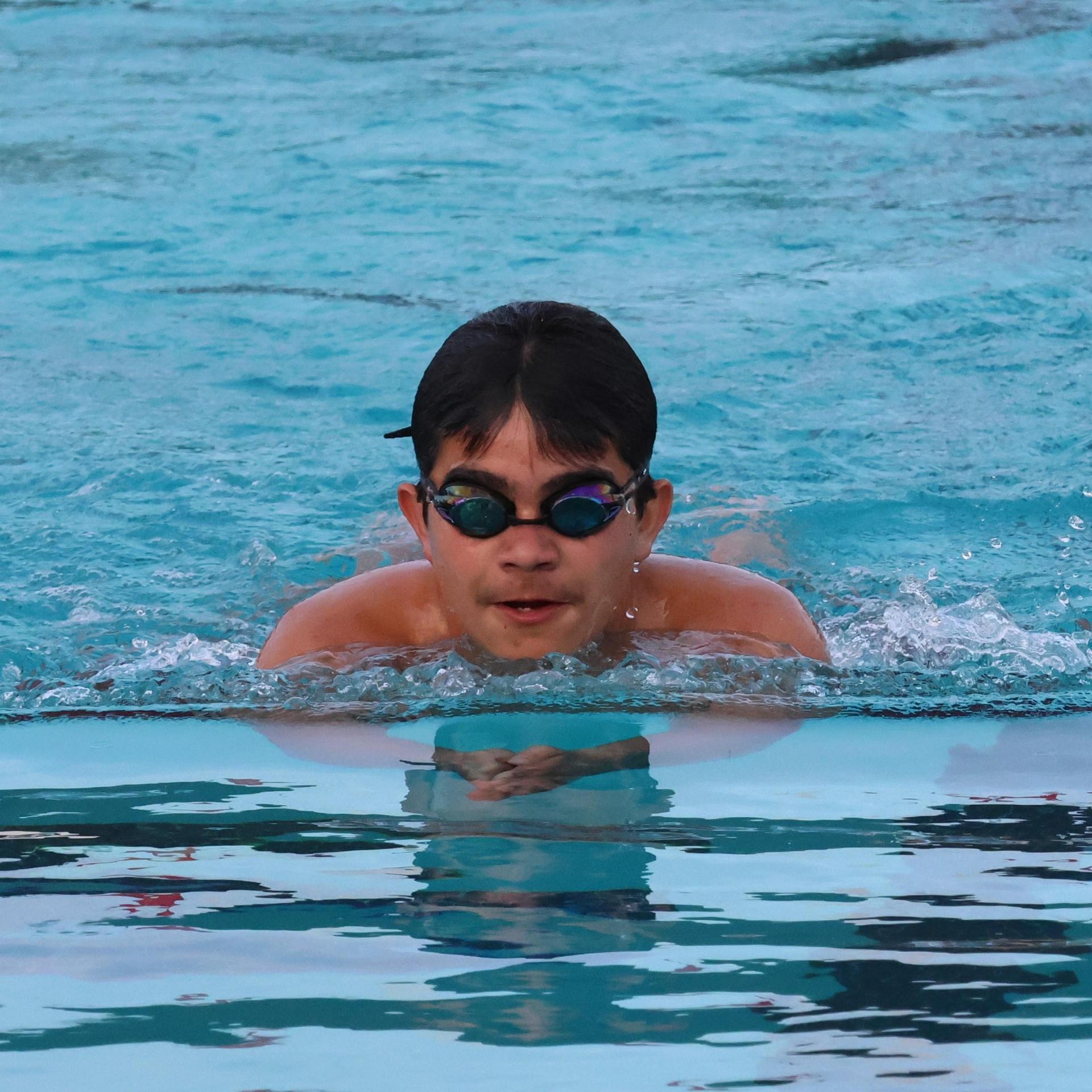 Jordan Vandenack swimming