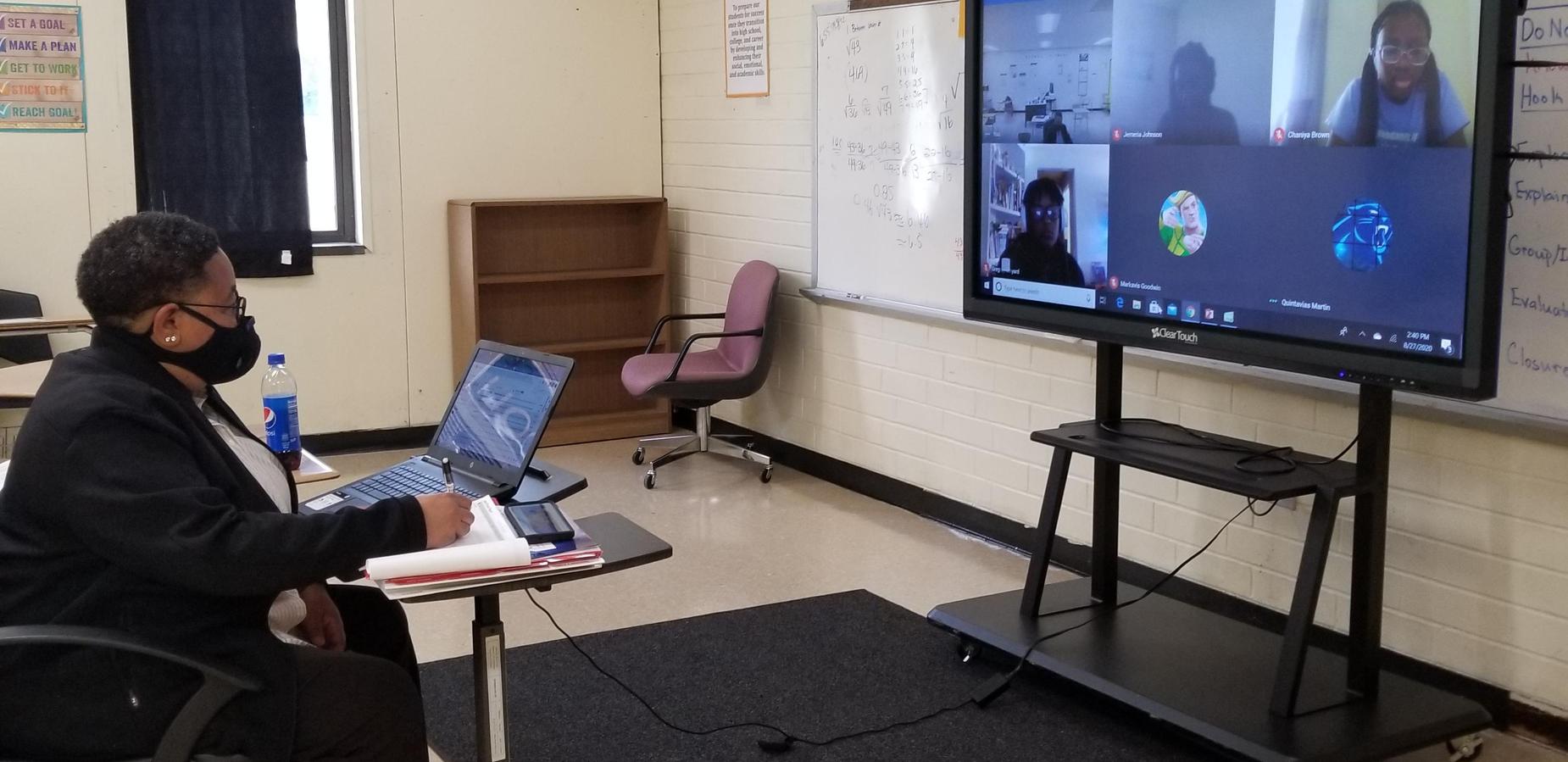 Ms. Carter teaching virtually