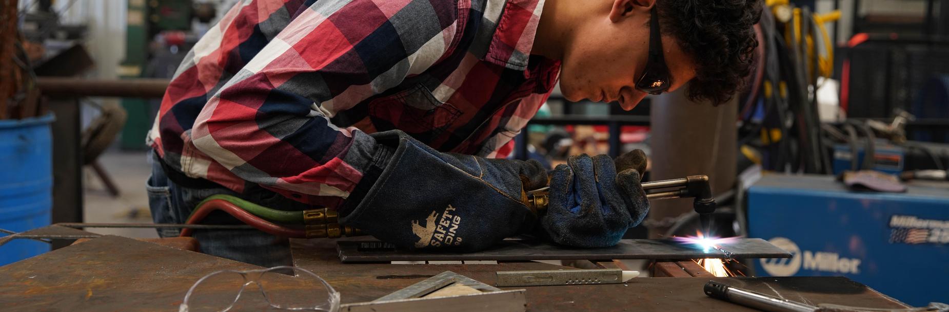 welding student
