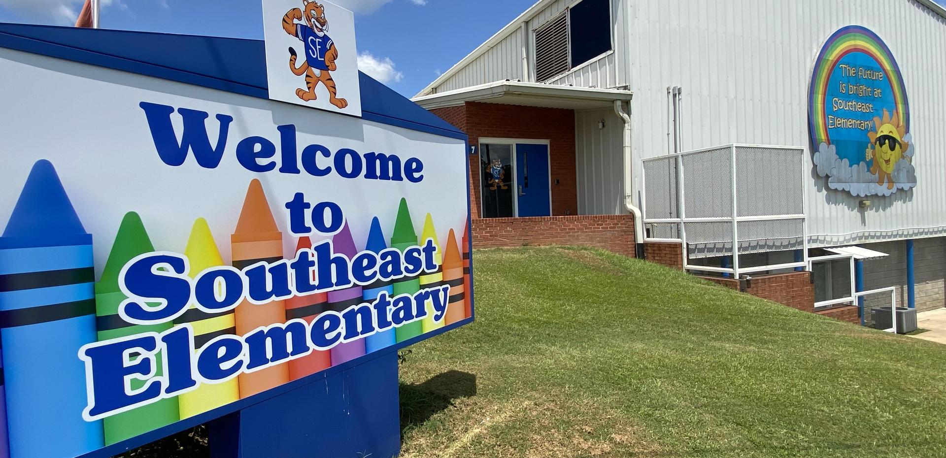 Welcome sign with colorful crayons for Southeast Elementary