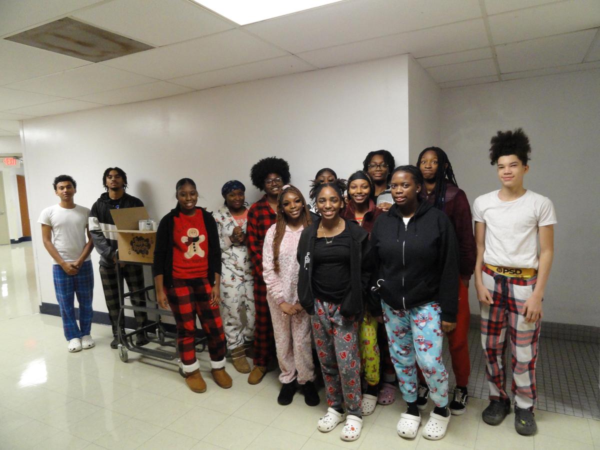 Cairo High School Beta Club Conducts Food Drive Cairo USD 1