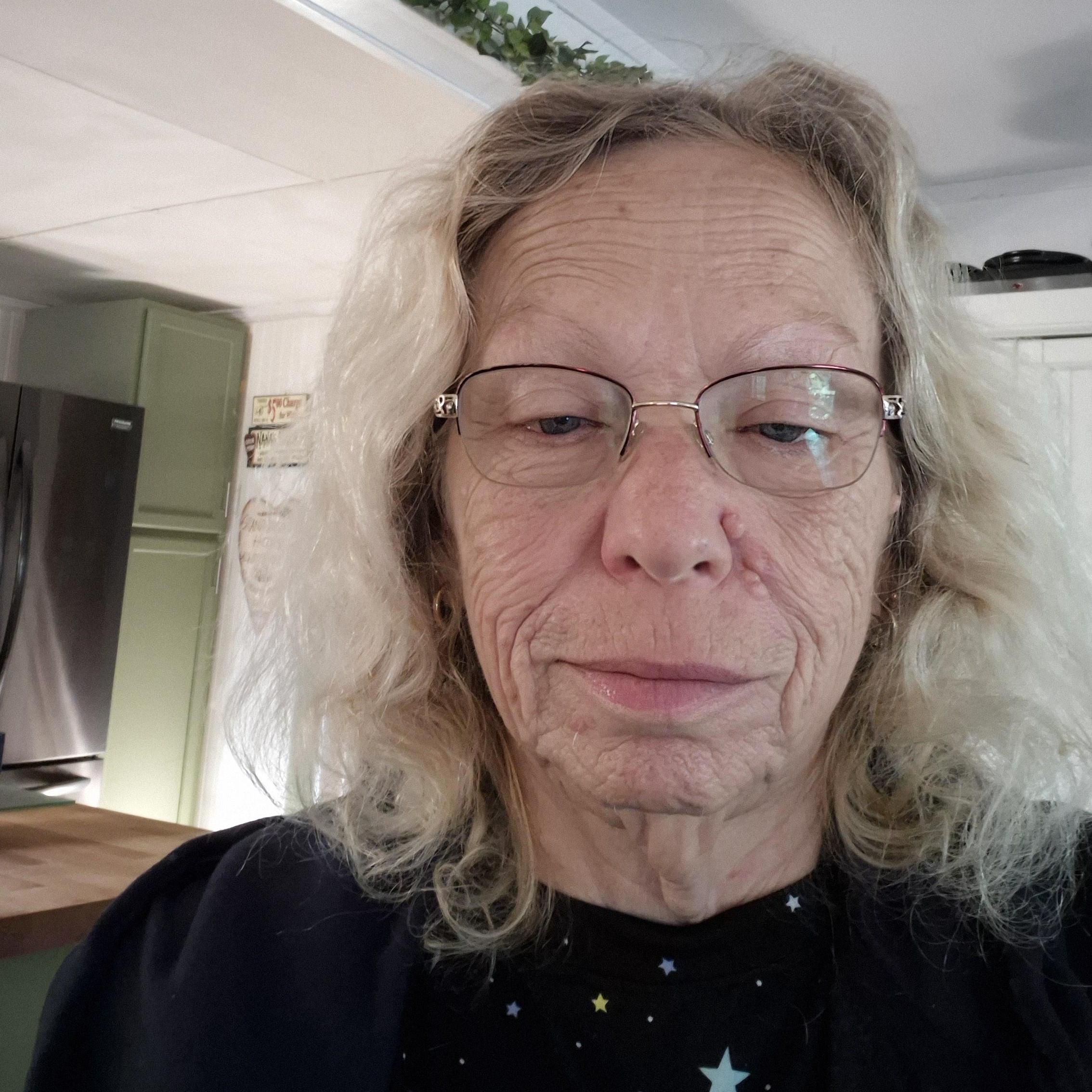 DebbieLovejoy's Profile Photo