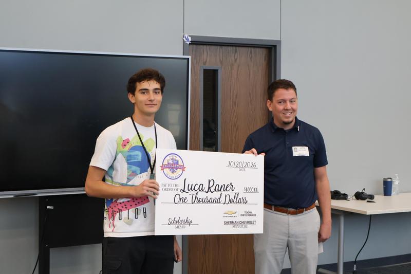VAHS senior Luca Raner receives $1,000 Excellence in Fine Arts Scholarship Thumbnail Image