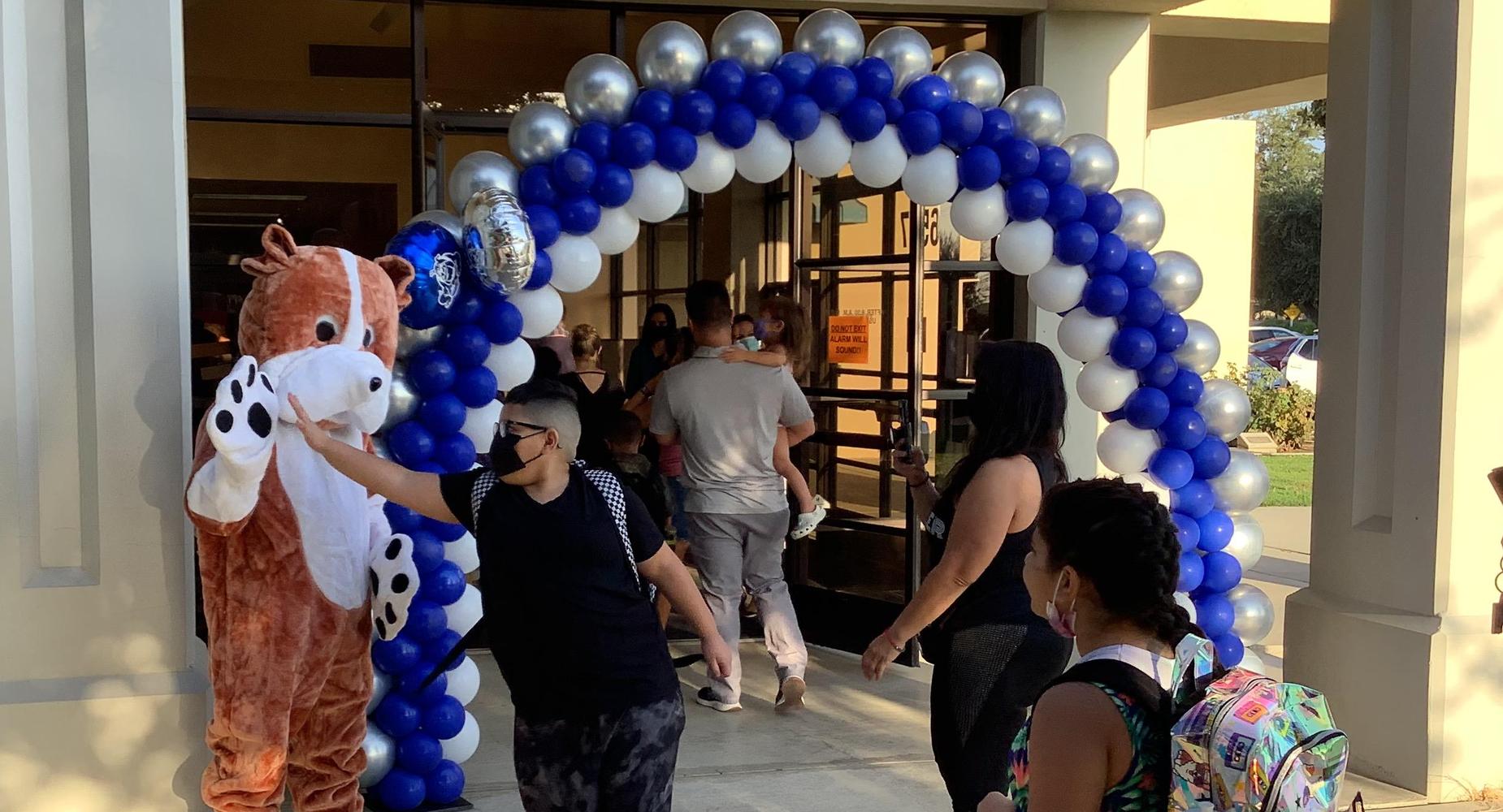 Bulldog High Fives as School Starts