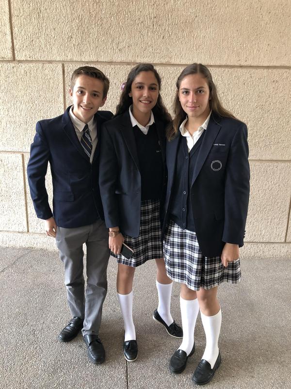 Alumnos del Instituo Cumbres Alpes Querétaro participaron en el Concurso de oratoria intercolegial Featured Photo