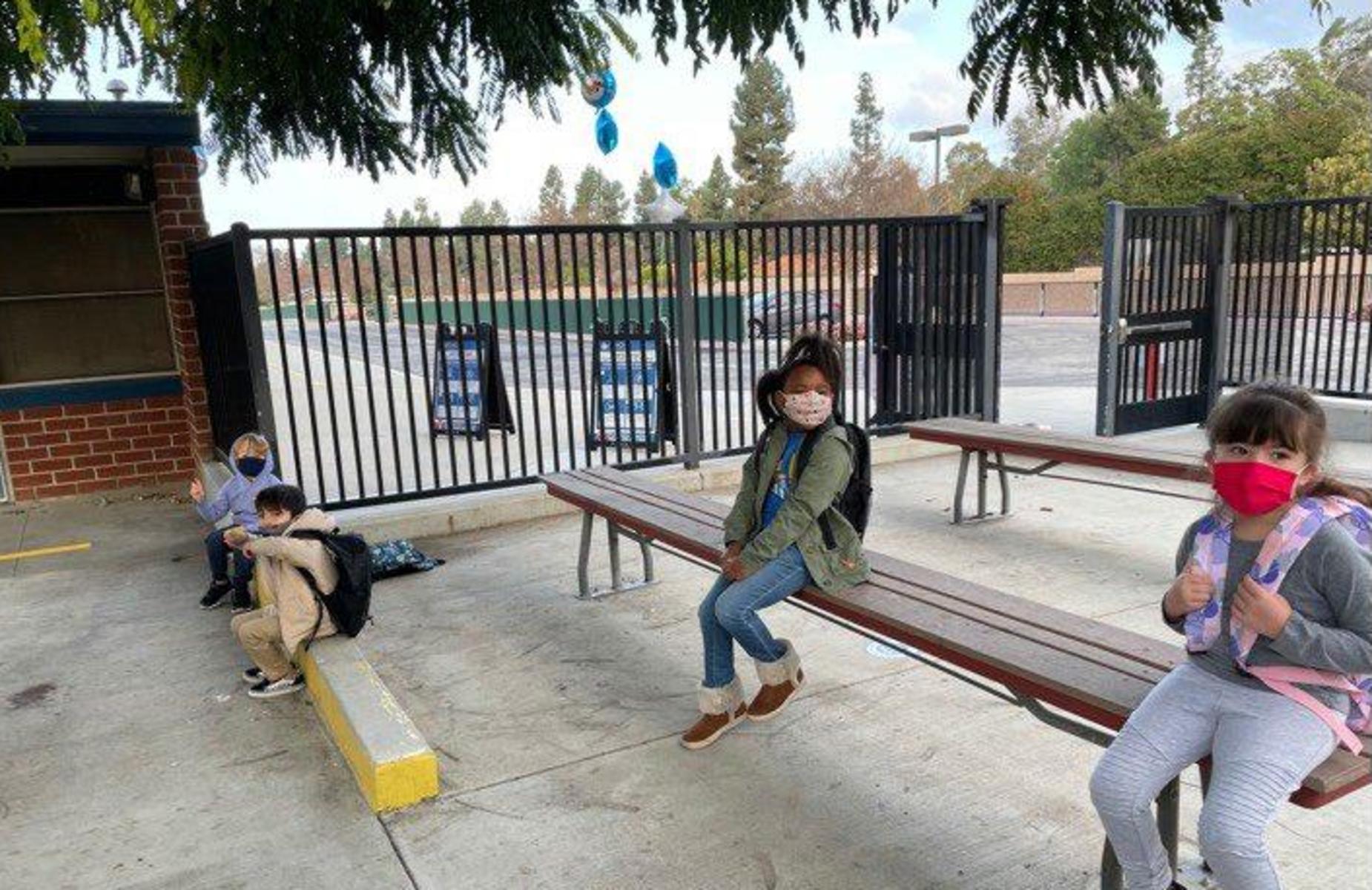 Golden Springs Cougars are #backinschool and they are aware of safety guidelines! Welcome back families! #proud2bepusd @goldenSprinPUSD