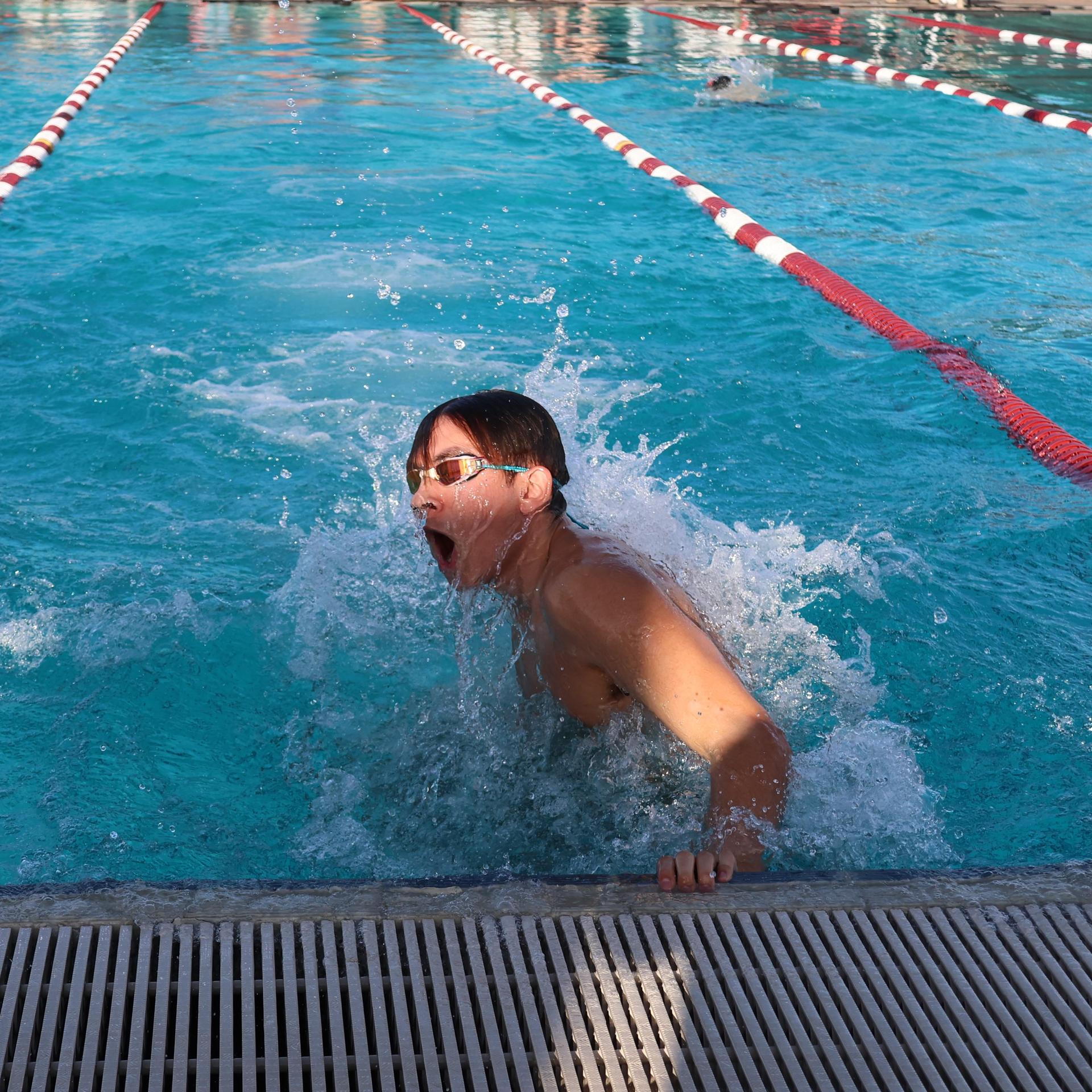 Everett Dunn swimming