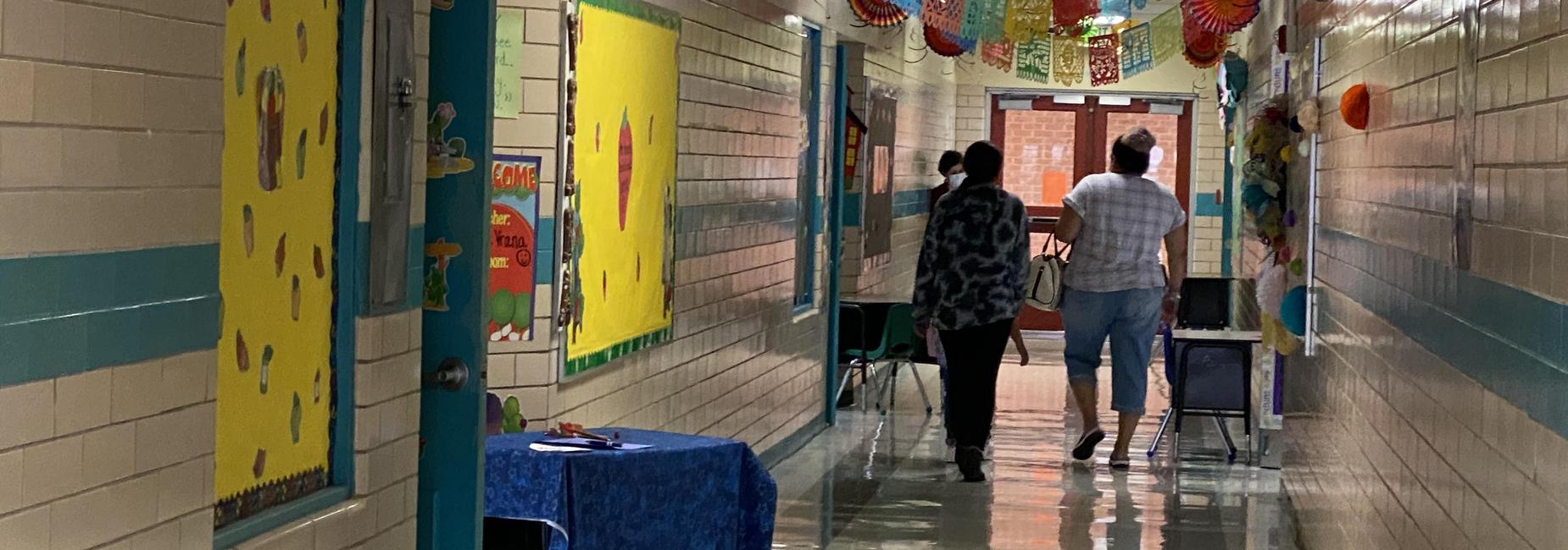 Open House 2021-2022 Hallway with families