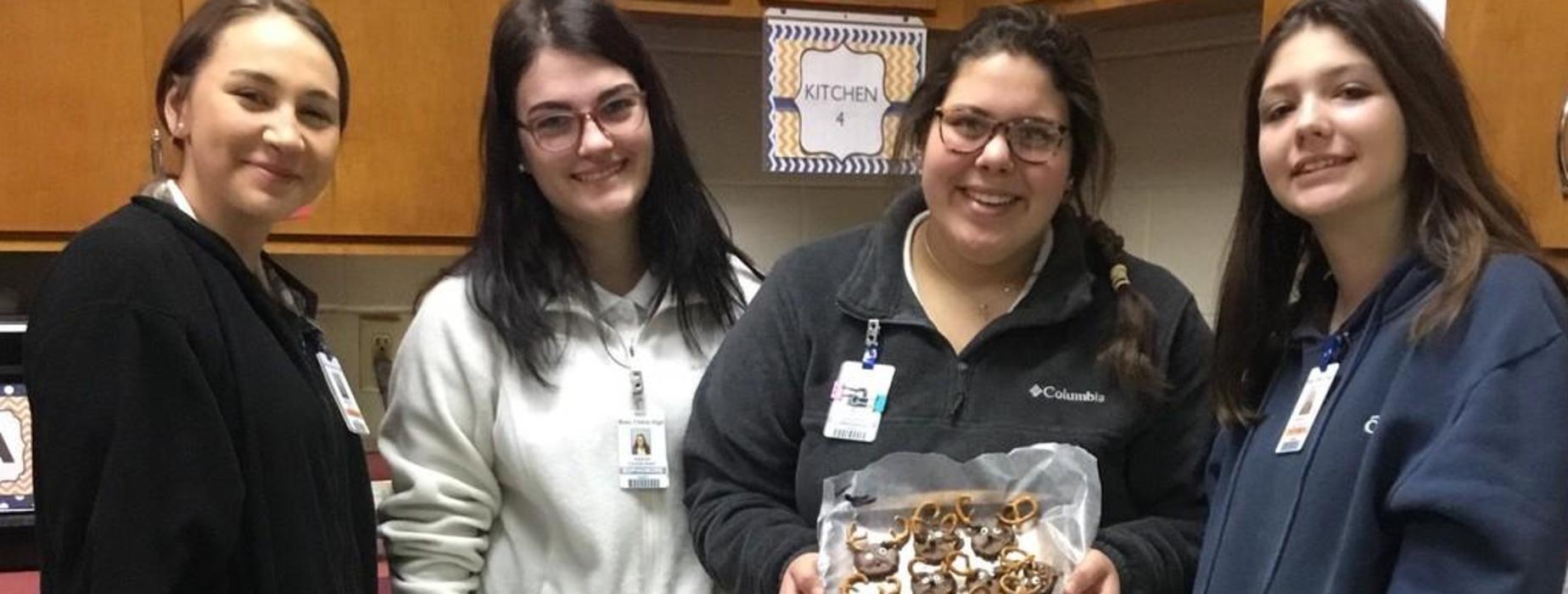 Mrs. Jennifer Hebert's student made Reindeer pretzels.