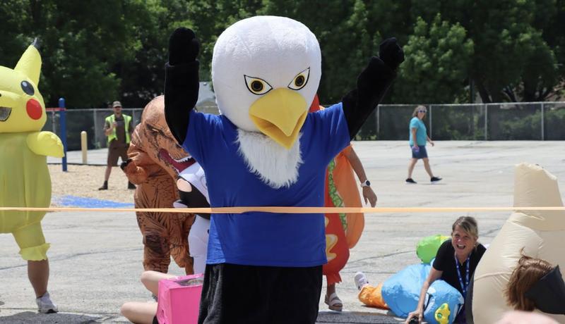irving eagle mascot