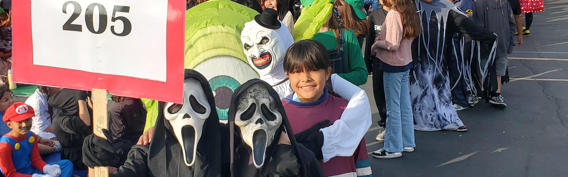 HALLOWEEN PARADE SPOOKY FUN