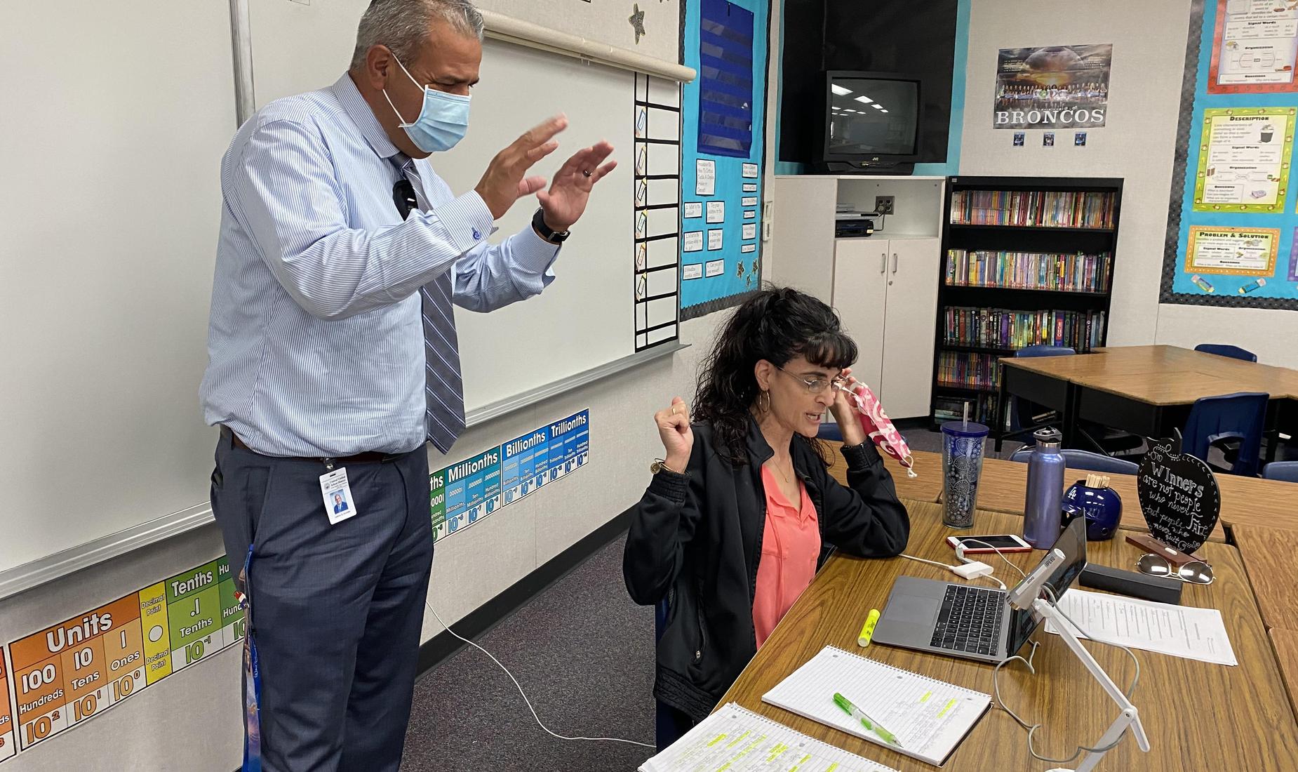Superintendent Alvarado interacts with a distance learning class at River Bluff