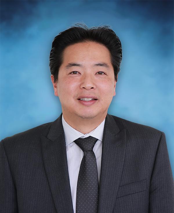 Director Ron Tanimura