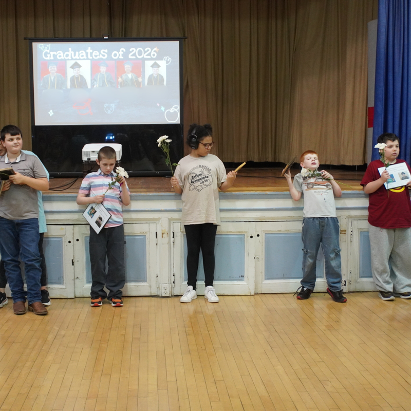 5 BEARS students with certificates